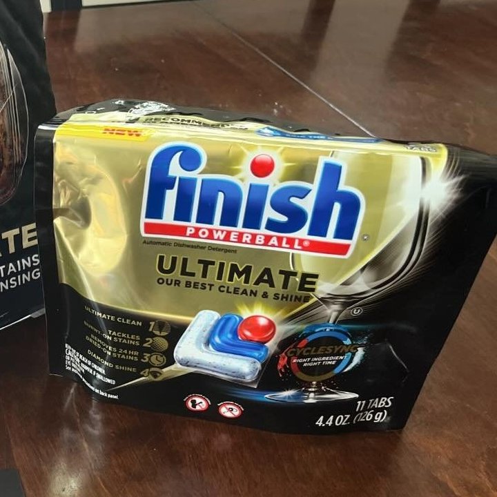 Finish Ultimate Dishwasher Detergent Tabs with CycleSync Technology