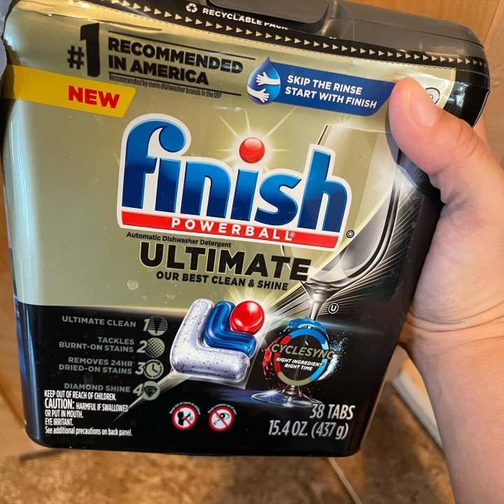 Finish Ultimate Dishwasher Detergent Tabs with CycleSync Technology