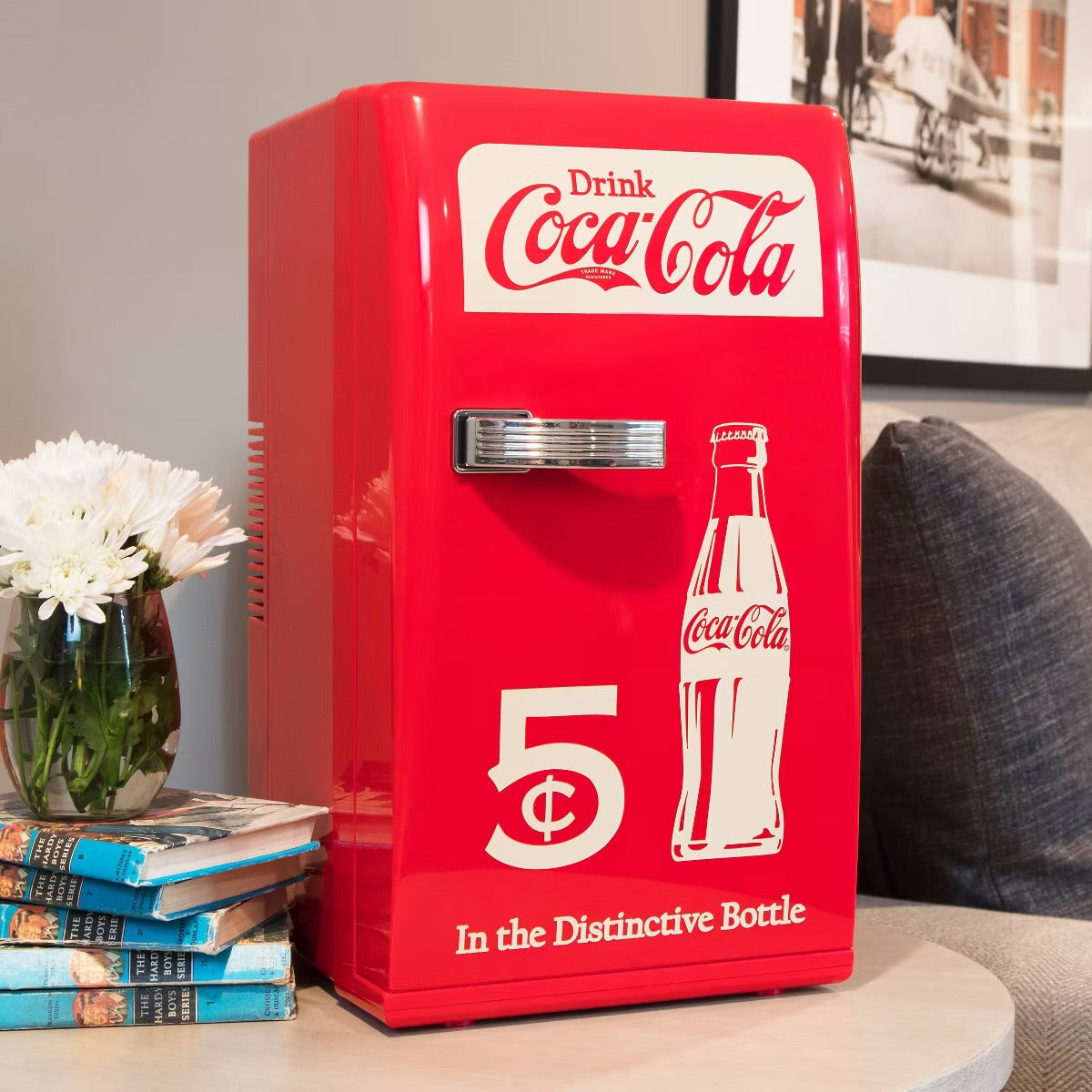Coca-Cola 18 Can Retro Mini Fridge 12V DC 110V AC Cooler 5.4L: Thermoelectric Beverage Refrigerator, Adjustable Shelf